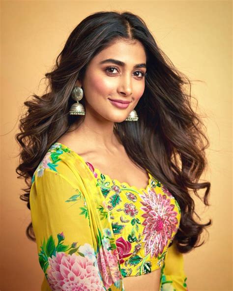 pooja hegde age marriage|Pooja Hegde Biography, Age, Height, Husband, Net Worth, Family